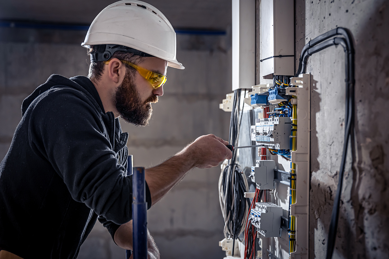 Elektromonteur Gezocht Small